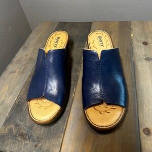 Born Crato sandal, navy, size 8, new with box
